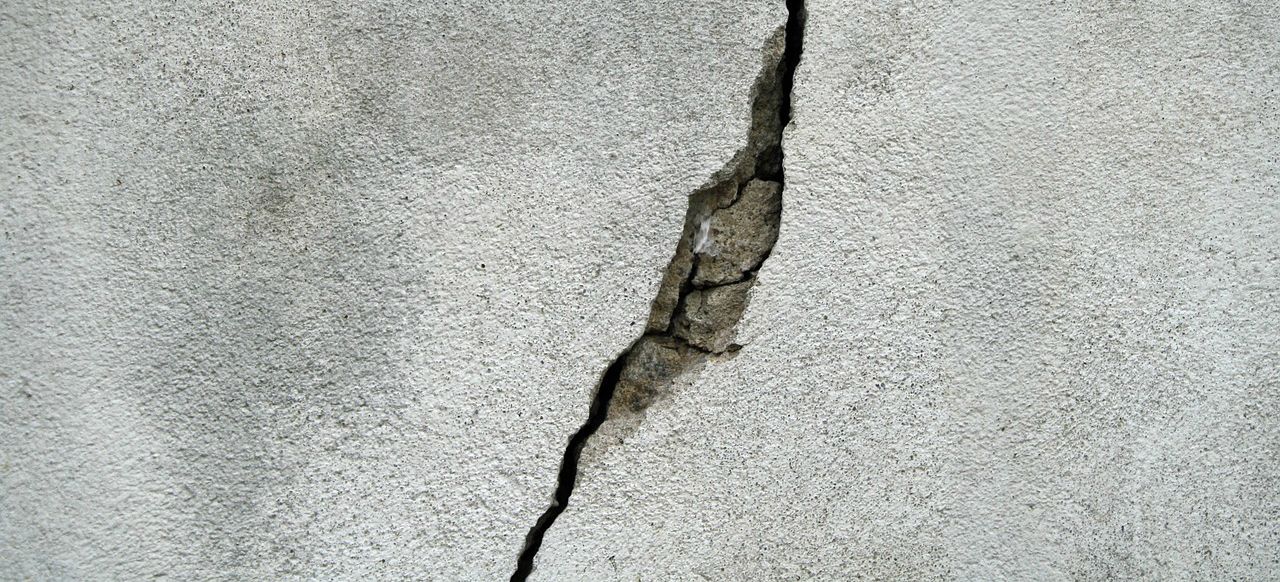 large foundation crack