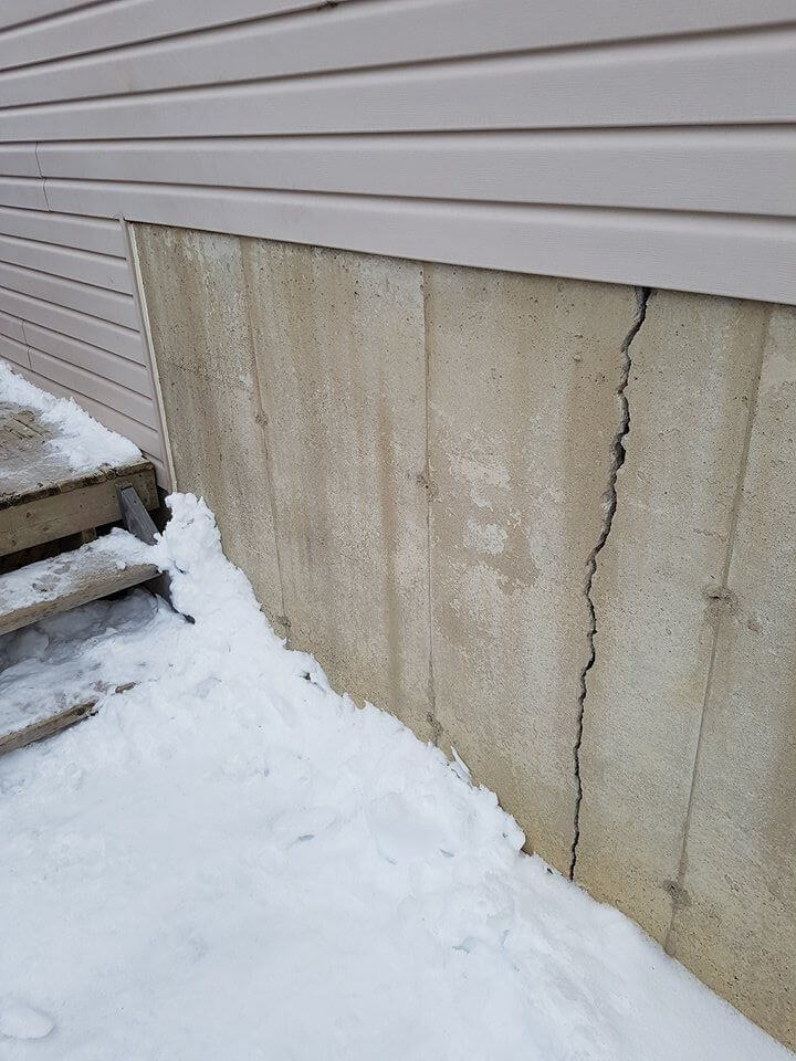 horizontal foundation crack